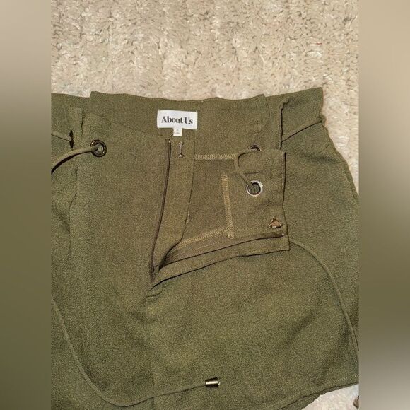 REVOLVE Paper Bag Shorts - Picture 4 of 6